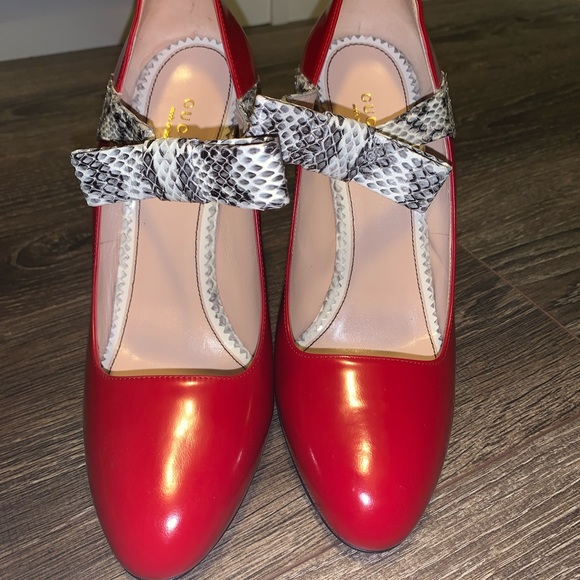 🔥Gucci Shoes with Bow🔥 - Picture 10 of 15